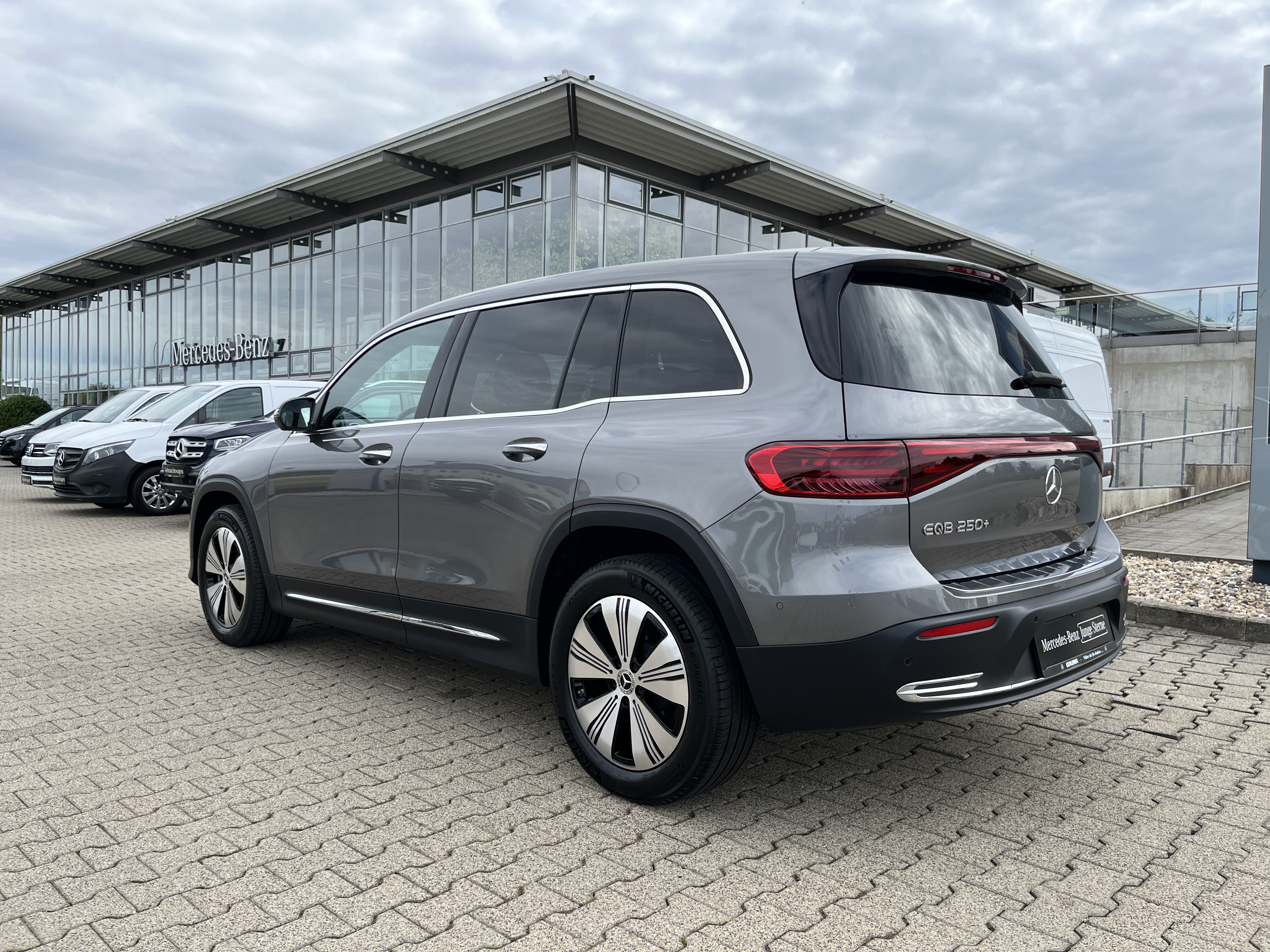 Mercedes-Benz EQB 250 +