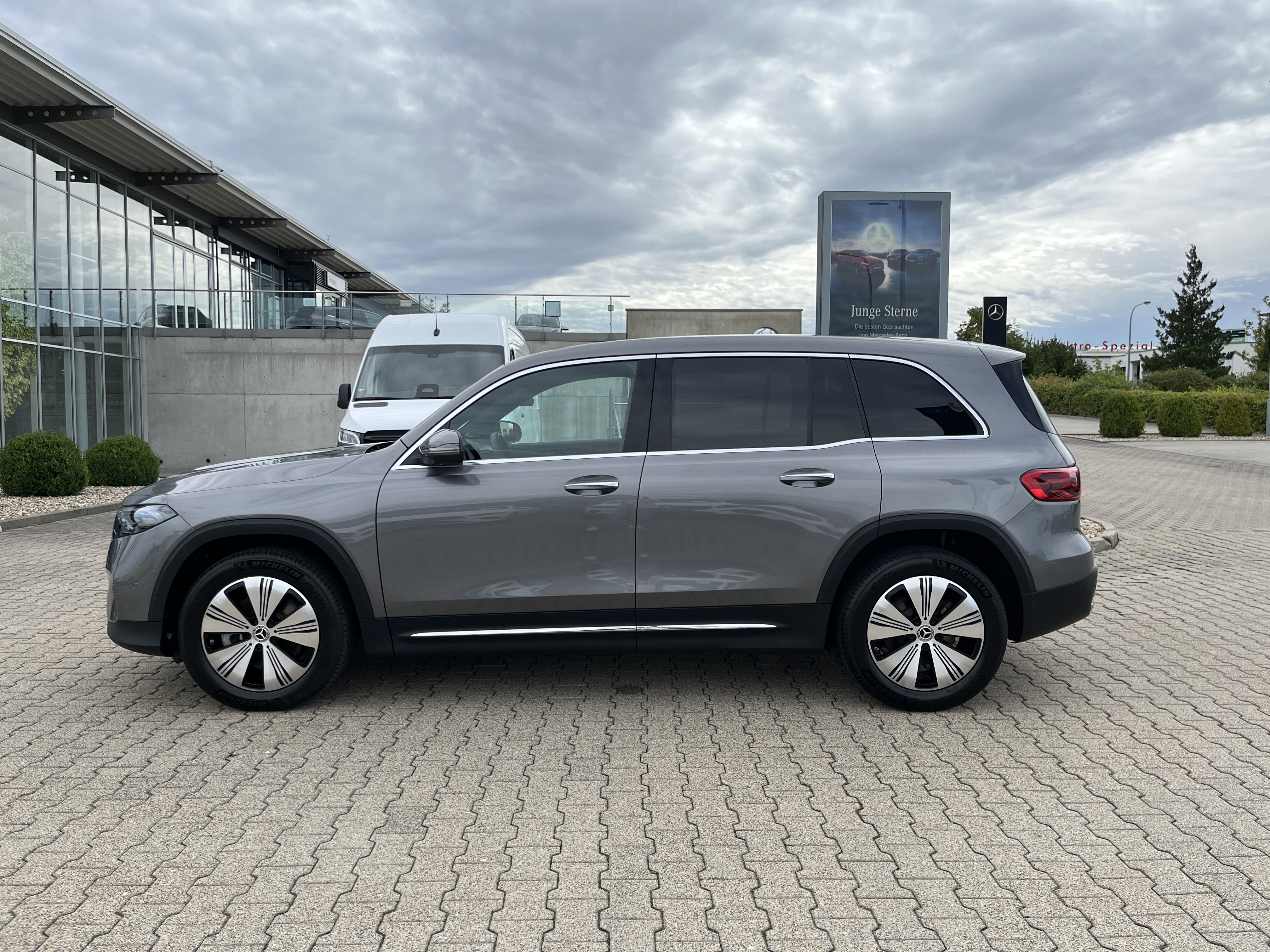 Mercedes-Benz EQB 250 +
