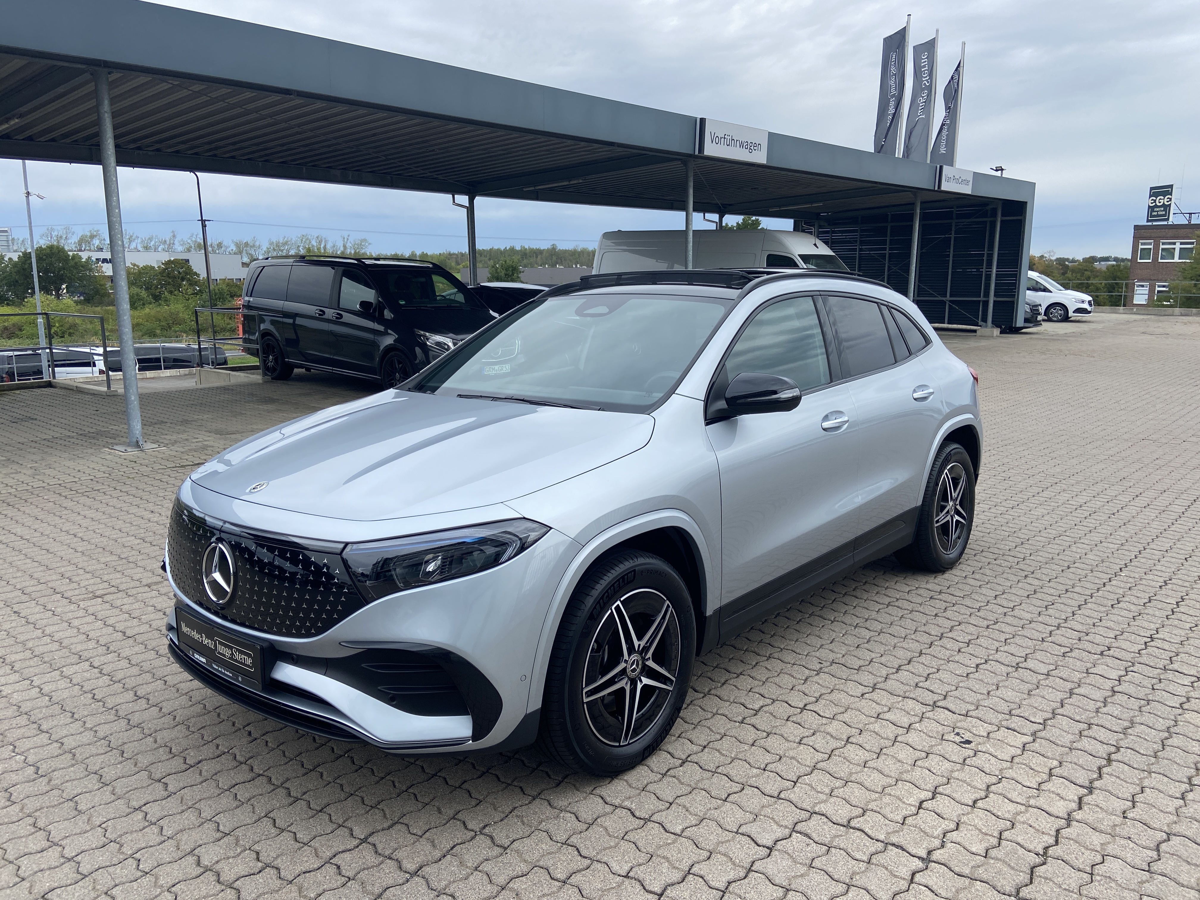 Mercedes-Benz EQA 300 4MATIC