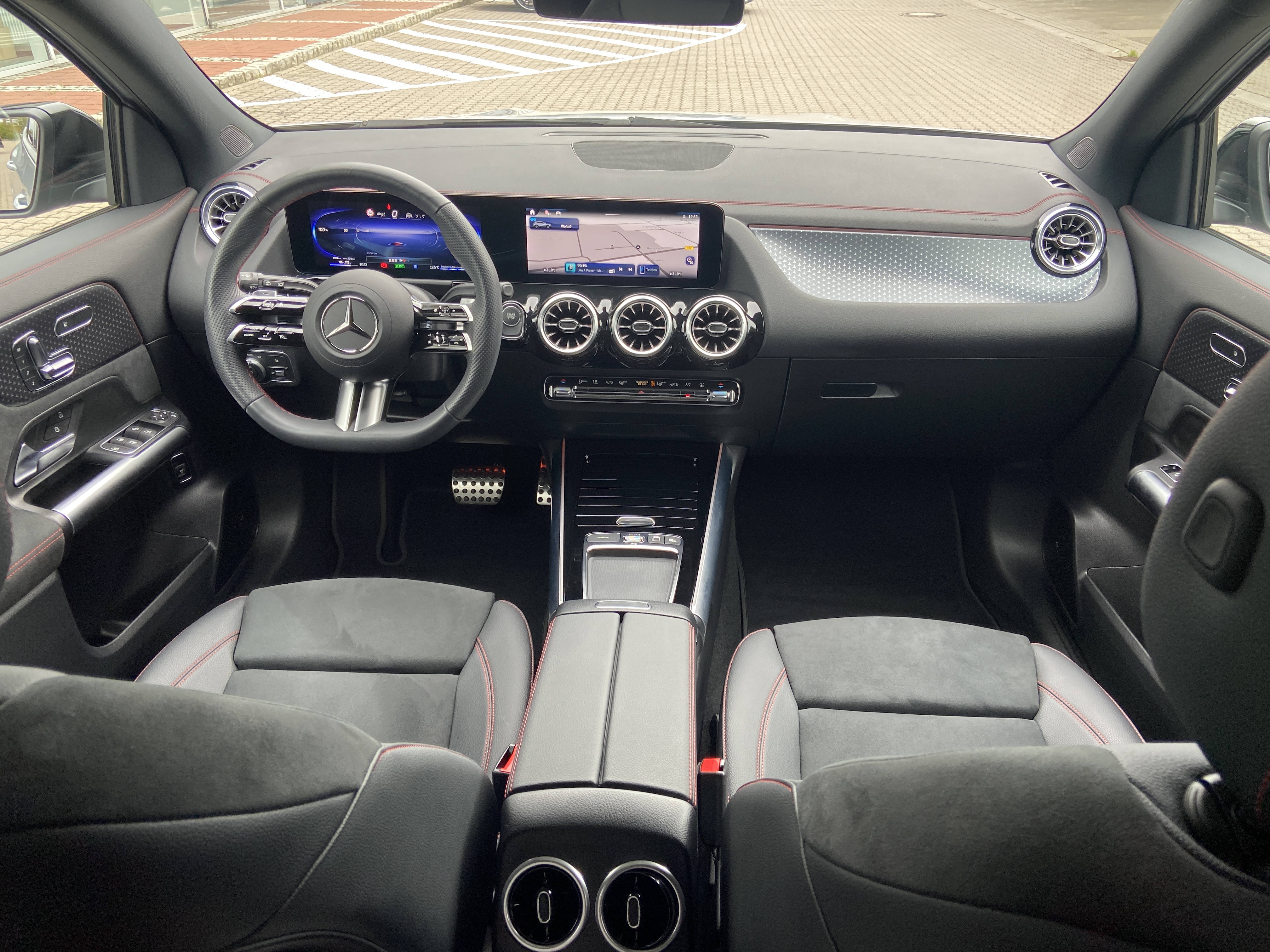 Mercedes-Benz EQA 300 4MATIC