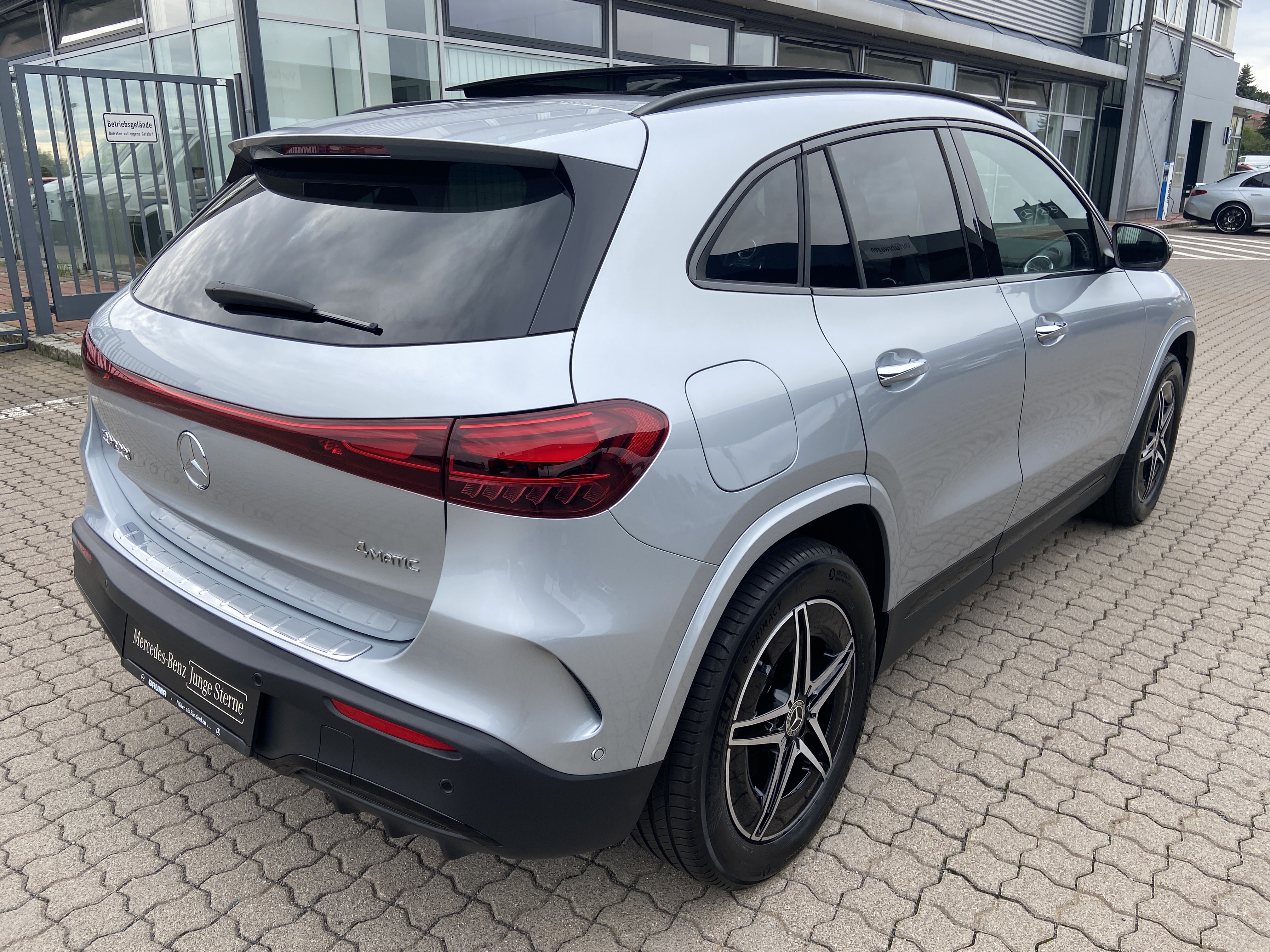 Mercedes-Benz EQA 300 4MATIC
